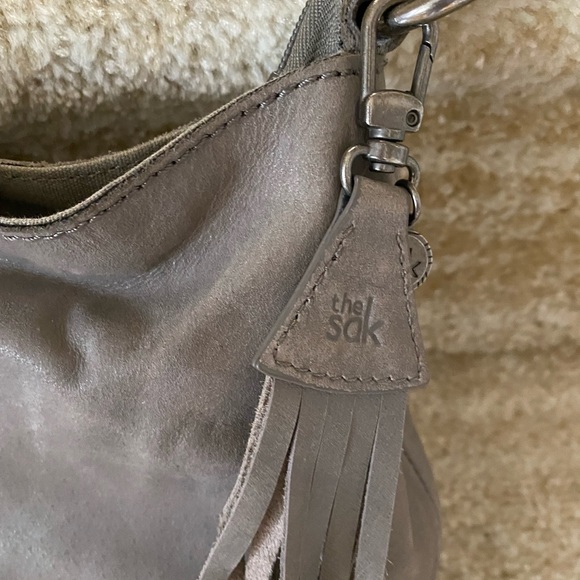 Gray the Sak distressed leather look shoulder bag. - Picture 6 of 6
